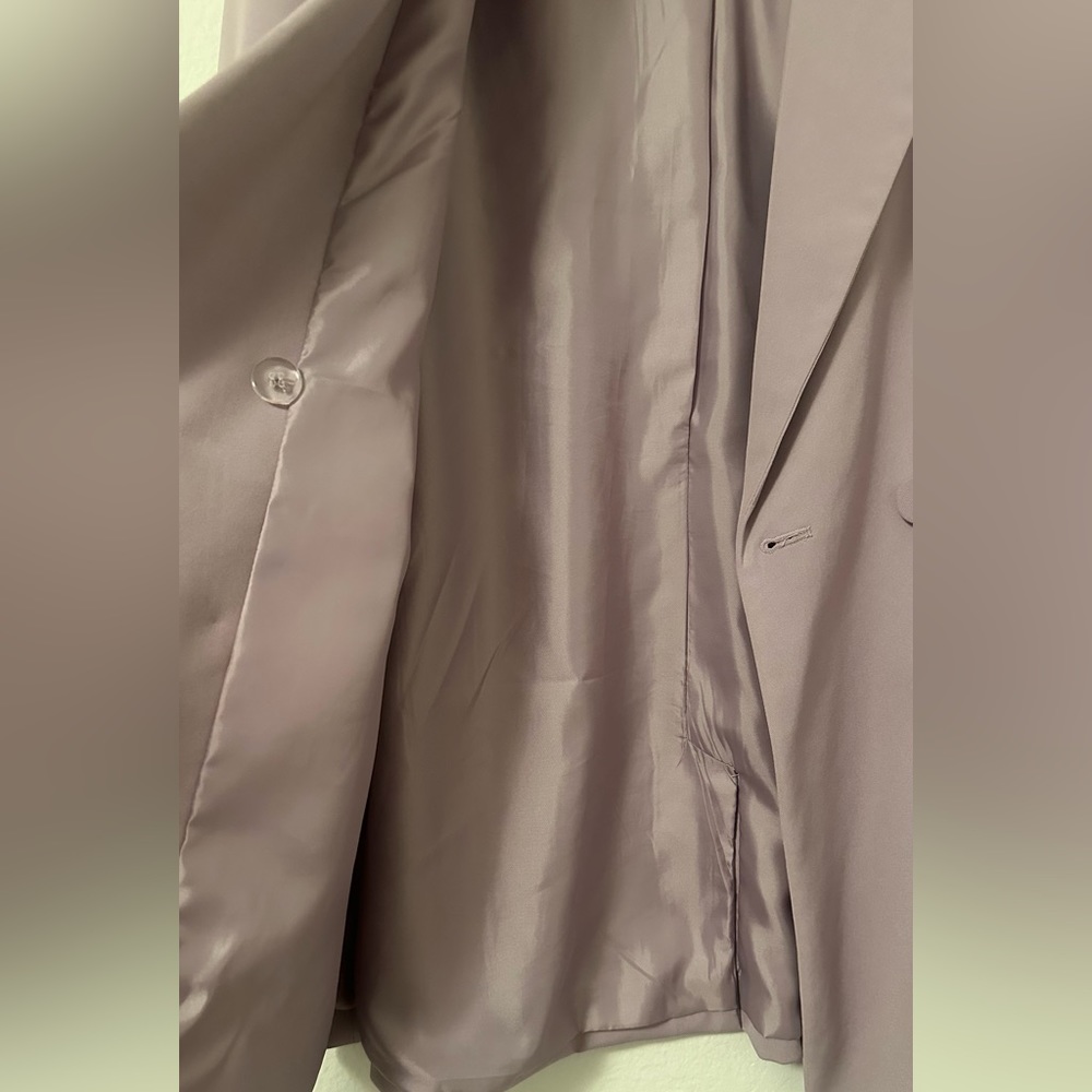 Double-Breasted Notch Lapel
Long Blazer - Picture 7 of 7